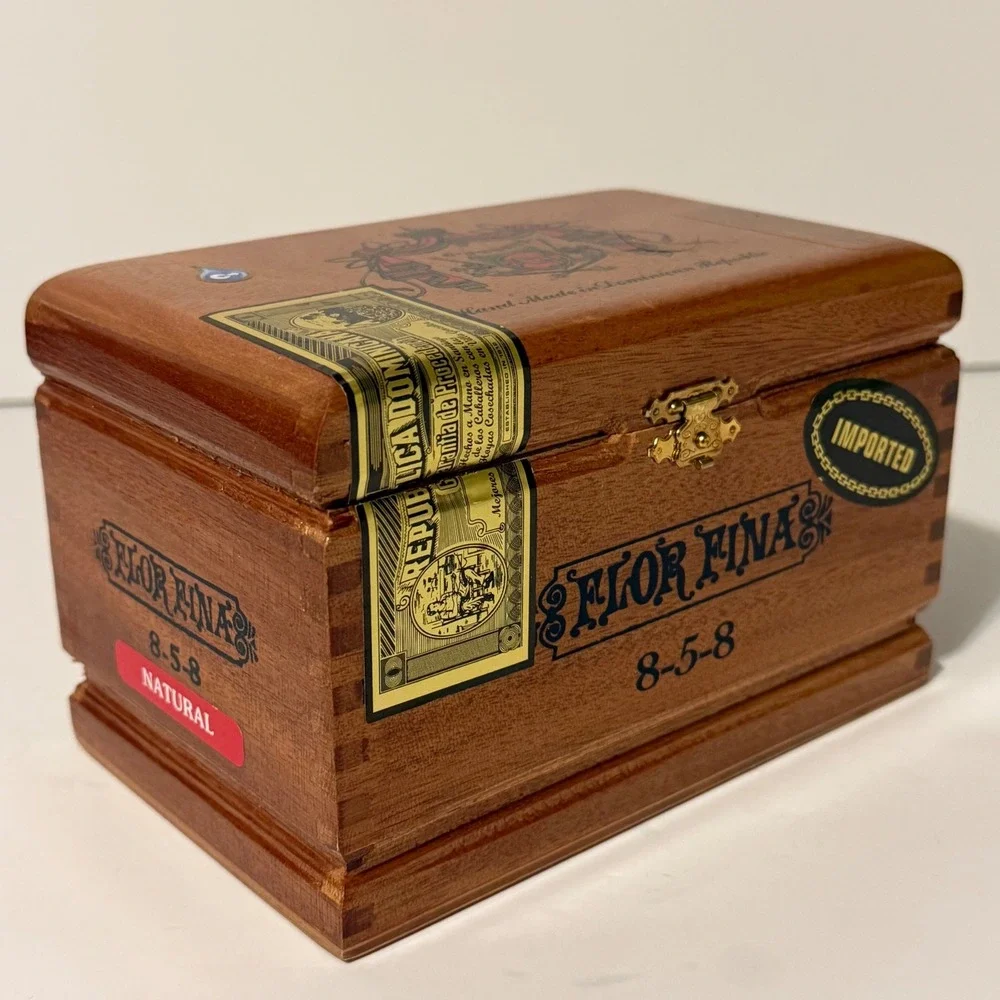 Flor Fina 858 Cigar Box Handmade Dominican Republic Wood Storage Display